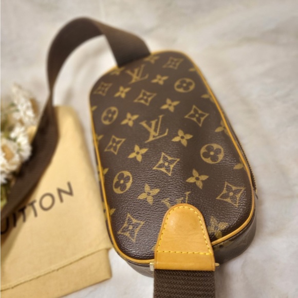 Authentic Louis Vuitton Gange bum bag Fanny pack - Picture 12 of 16